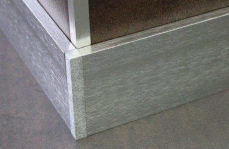 Plinthes aluminium