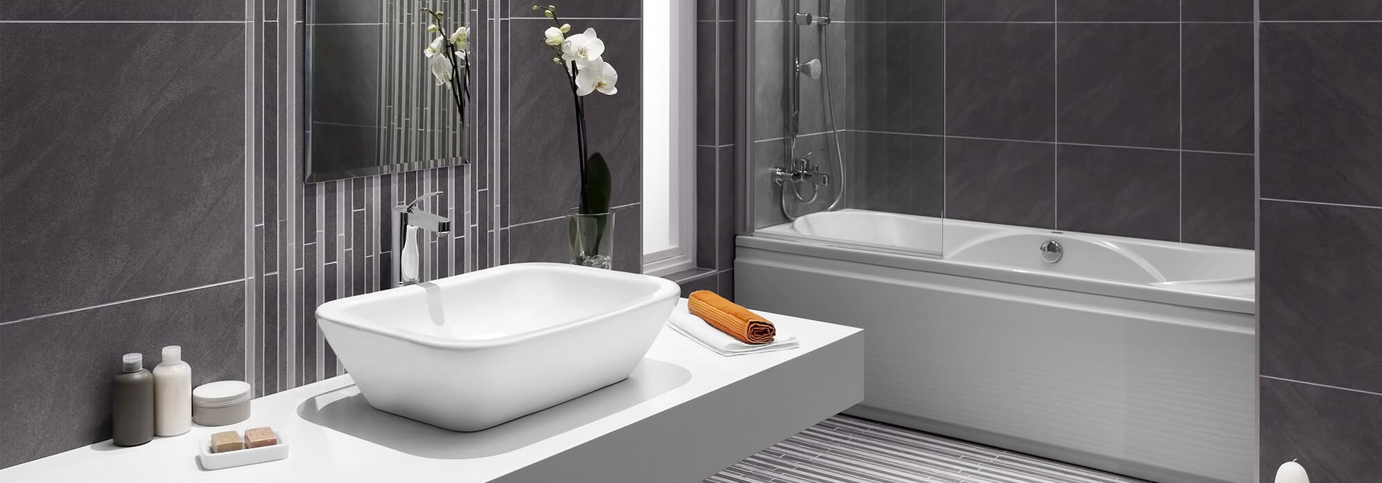 Pour les finitions des salles de bains, découvrez nos solutions de profilés et croisillons de carrelage